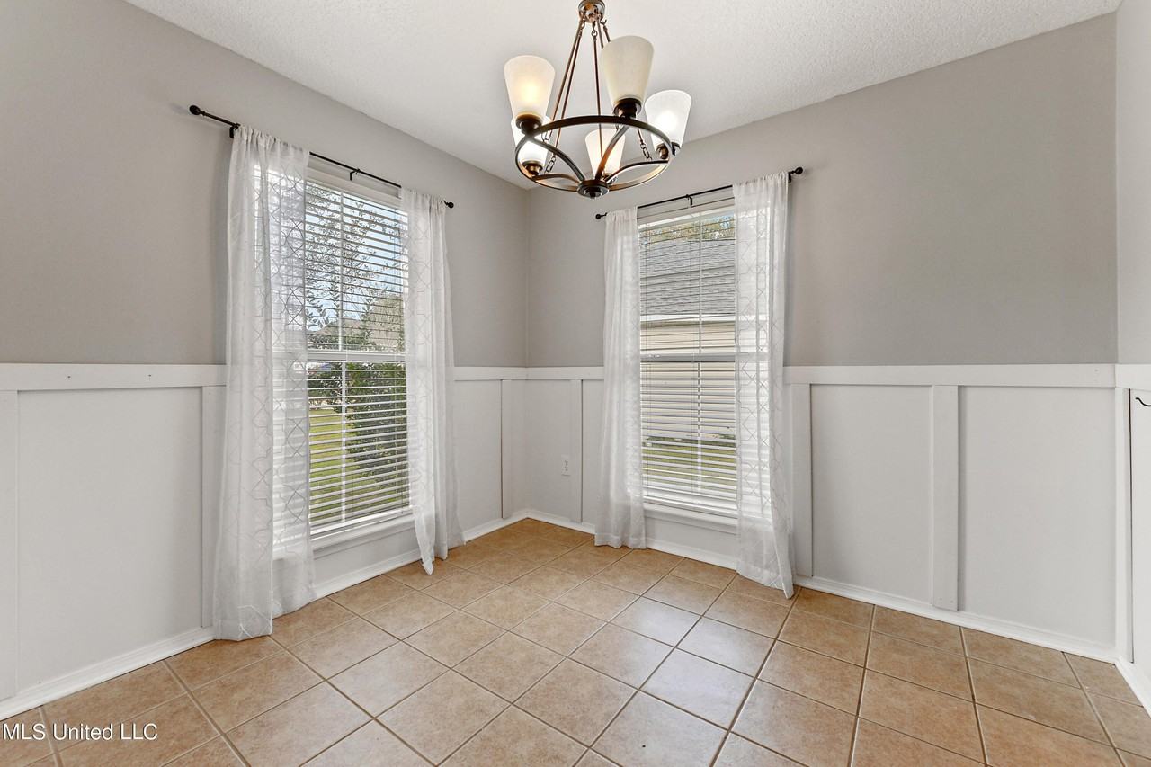 13446 Addison Ave - Photo 6 of 21