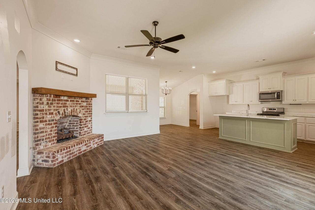 509 Silver Hill Drive - Photo 6 of 39