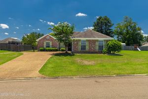 featured image of 624 Post Oak Pl