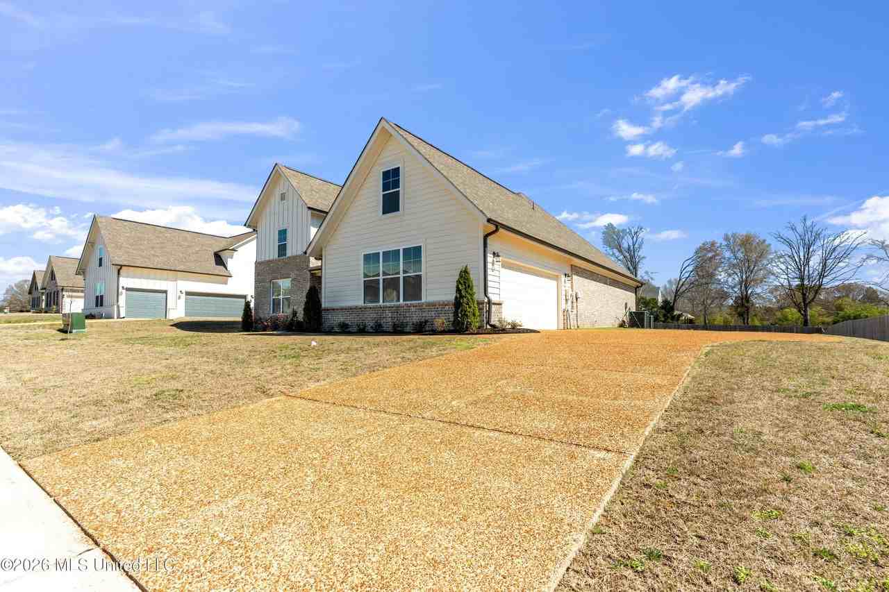 3938 Mcelroy Farms Dr - Photo 3 of 37