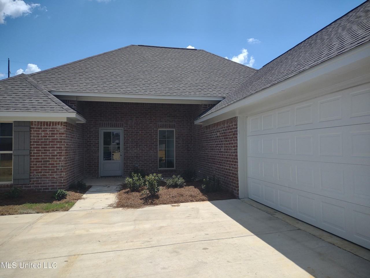 599 Westfield Dr - Photo 4 of 30