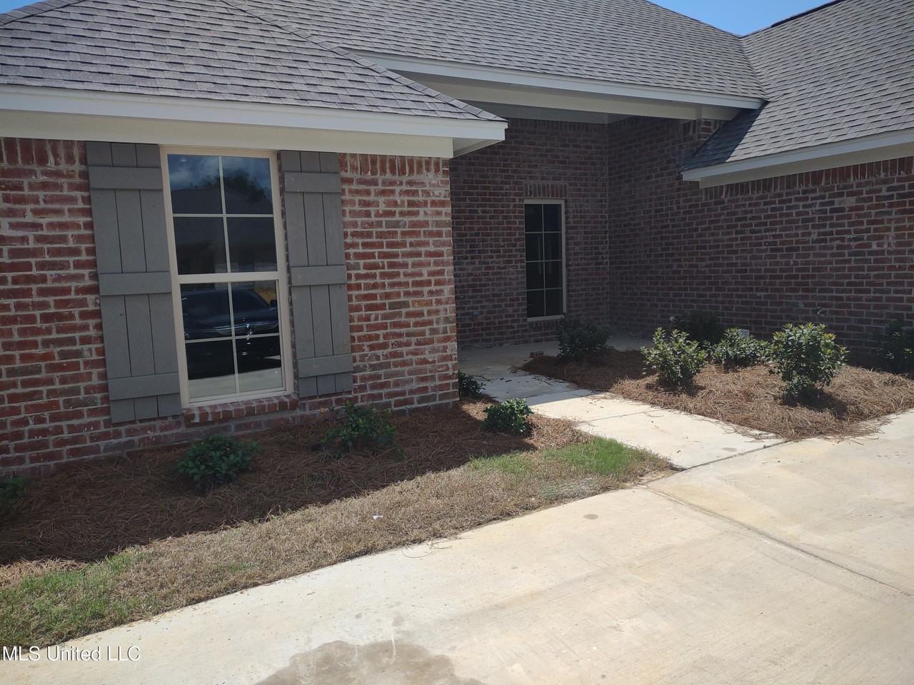 599 Westfield Dr - Photo 5 of 30