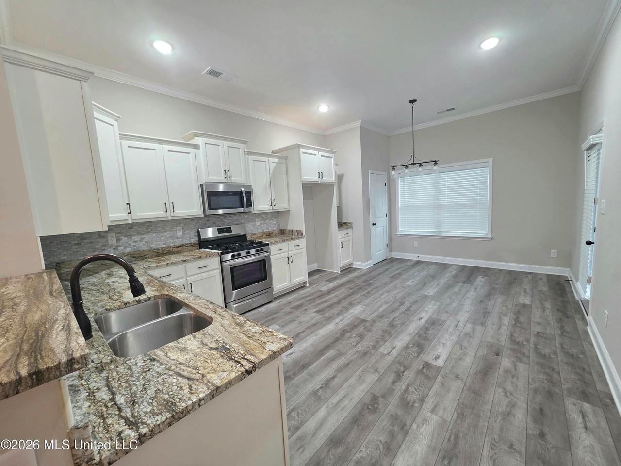 5175 Watson View Dr - Photo 3 of 16