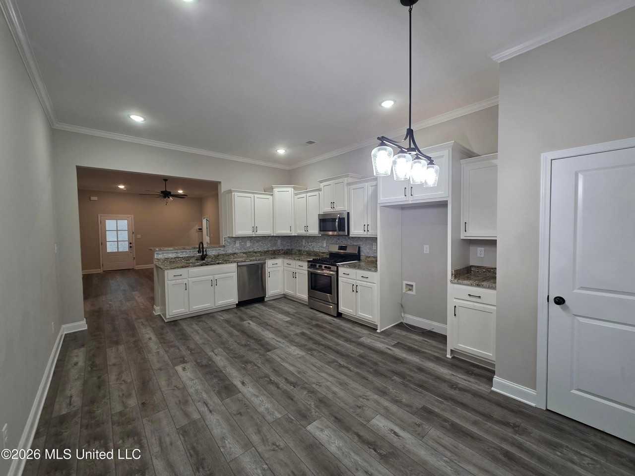 5175 Watson View Dr - Photo 4 of 16