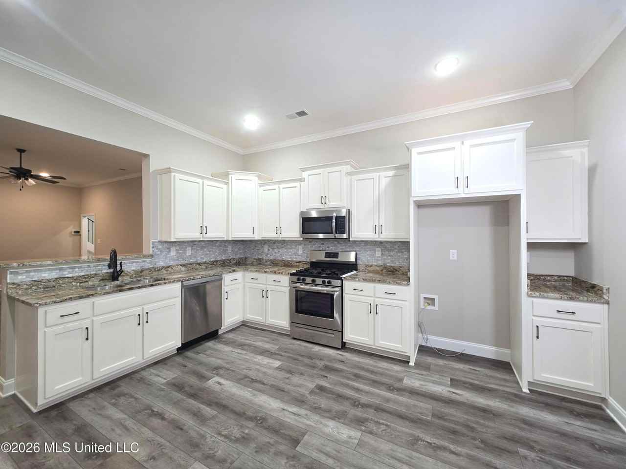5175 Watson View Dr - Photo 5 of 16