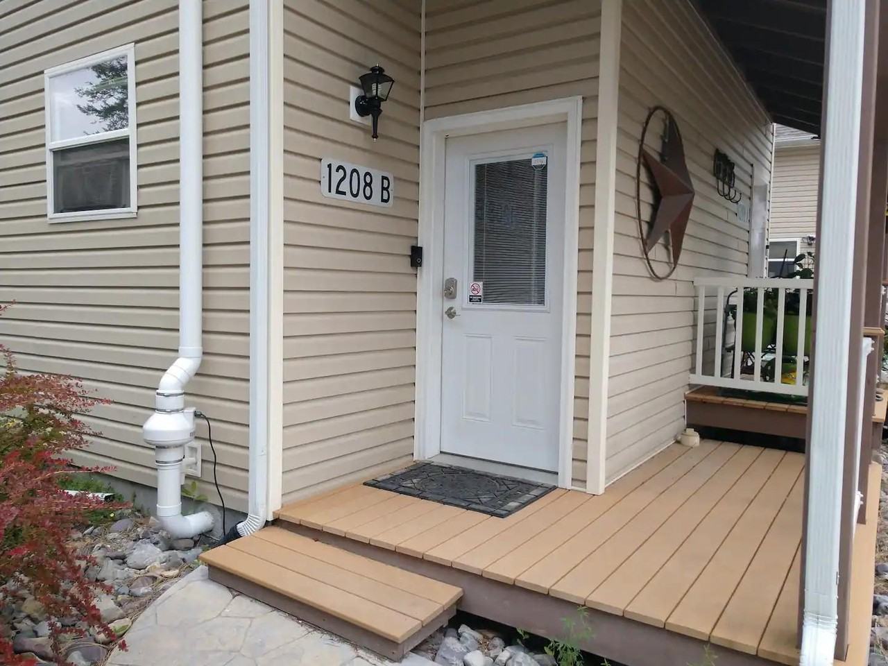 1208 4th Ave E #B - Photo 2 of 13