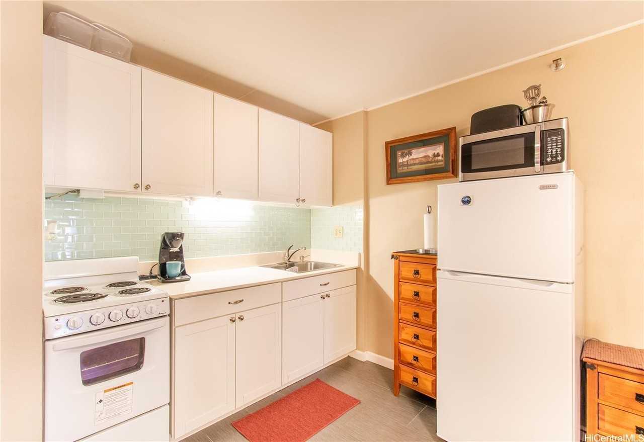 1088 Bishop St #1108 - Photo 5 of 24