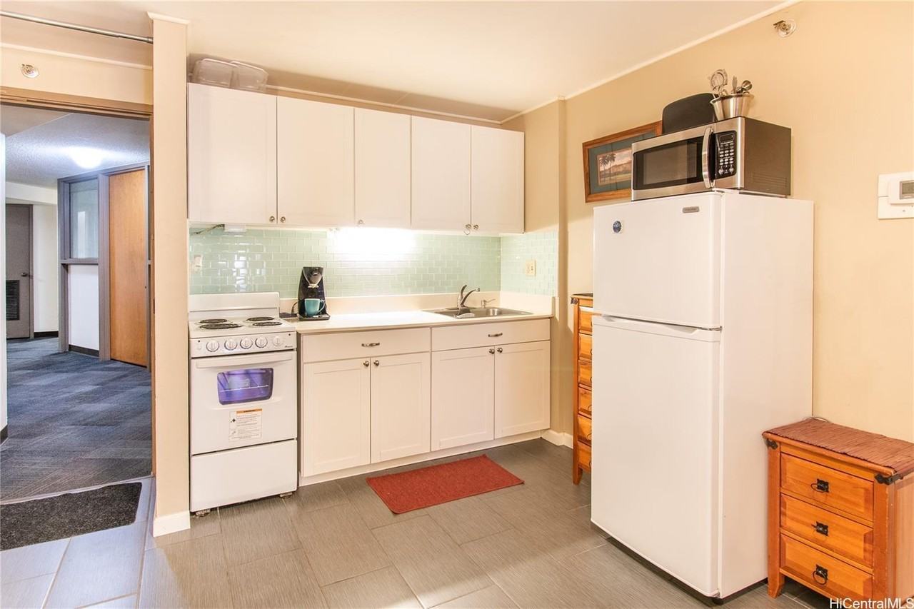 1088 Bishop St #1108 - Photo 7 of 24