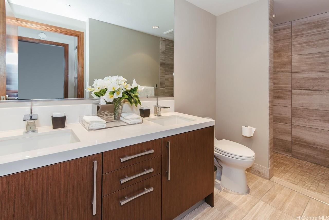 1555 Kapiolani Blvd #1211 - Photo 7 of 23