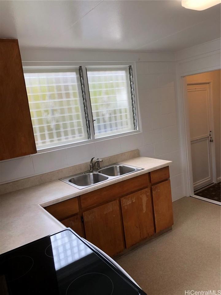 2219 Kanealii Ave - Photo 3 of 5