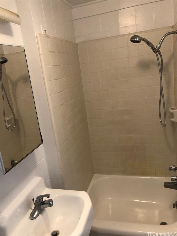 2219 Kanealii Ave - Photo 4 of 5