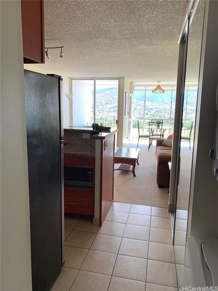 2611 Ala Wai Blvd #2006 - Photo 2 of 9