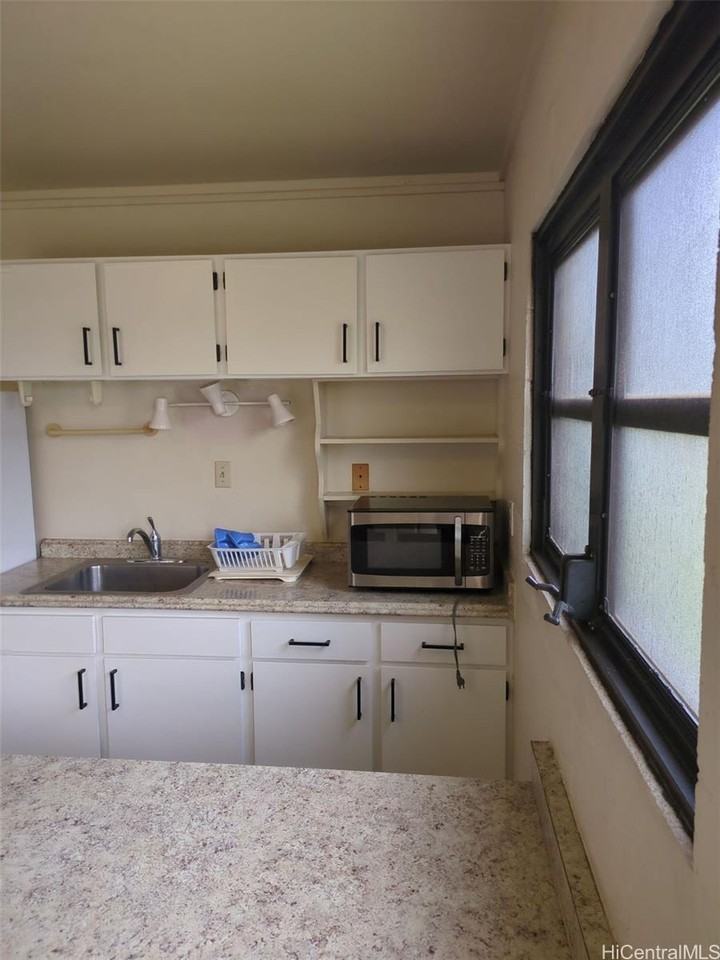 1042 17th Ave - Photo 3 of 16