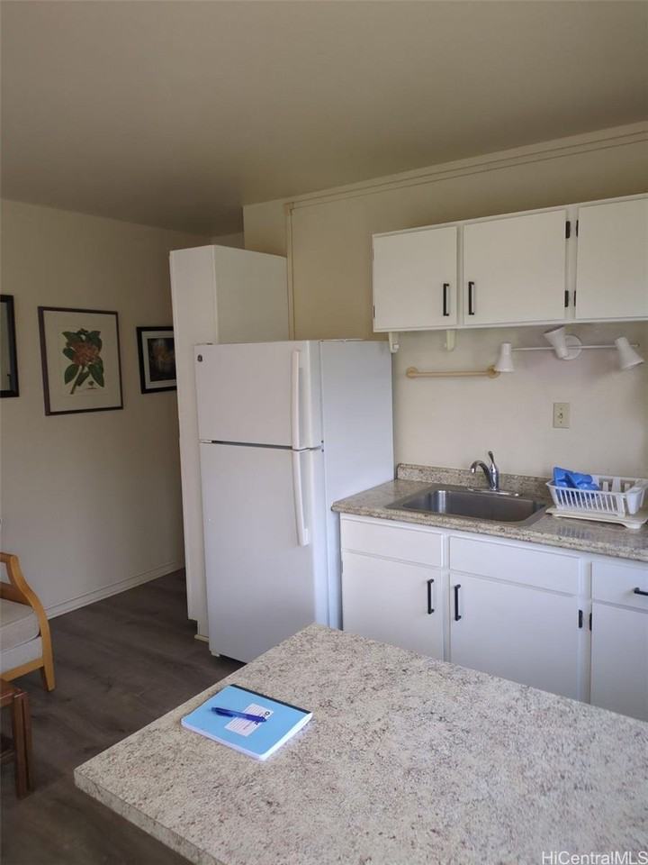 1042 17th Ave - Photo 5 of 16