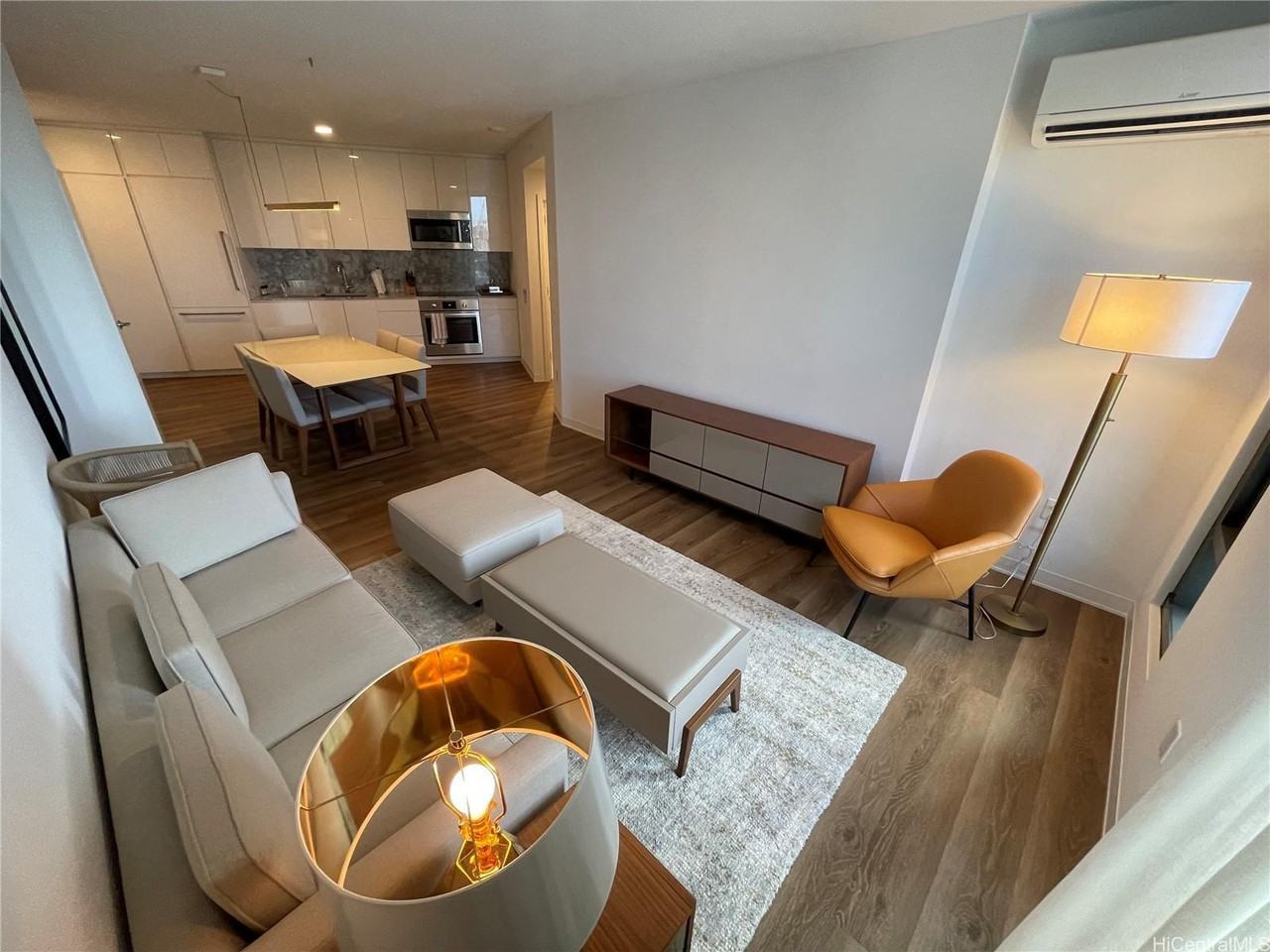 987 Queen St #1513 - Photo 2 of 20