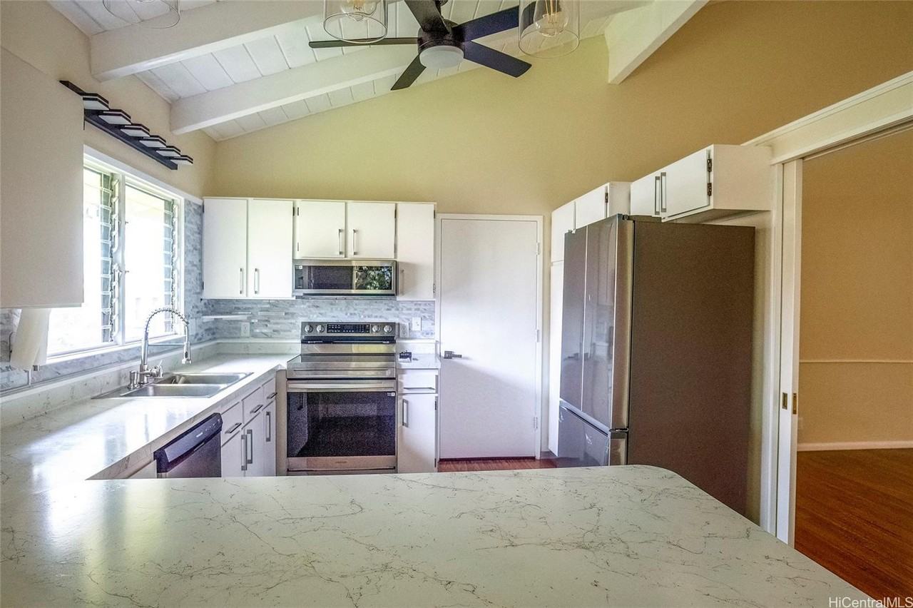 98-1655 Piki St - Photo 7 of 25