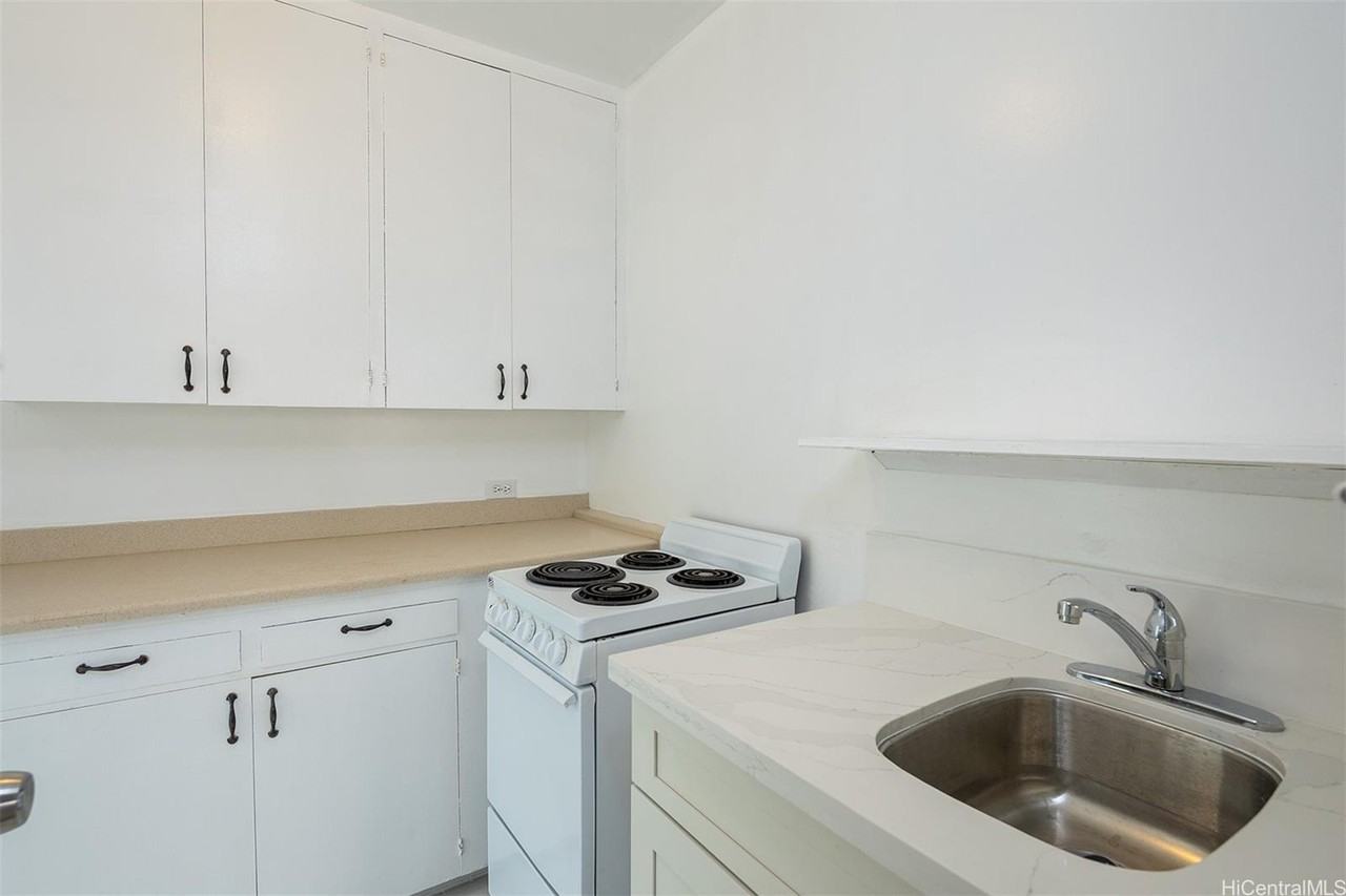 1115C Hassinger St #2 - Photo 2 of 11