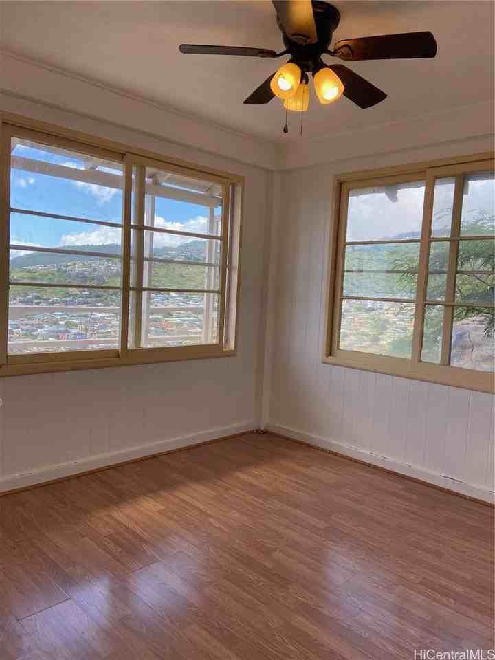 1308 Center St #B - Photo 7 of 20
