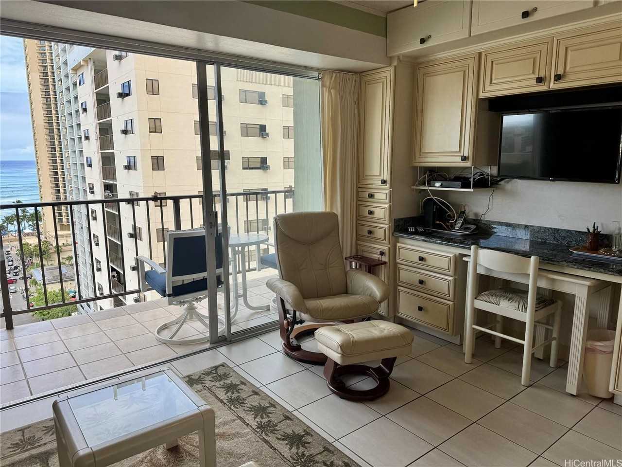 2440 Kuhio Ave #1710 - Photo 4 of 22