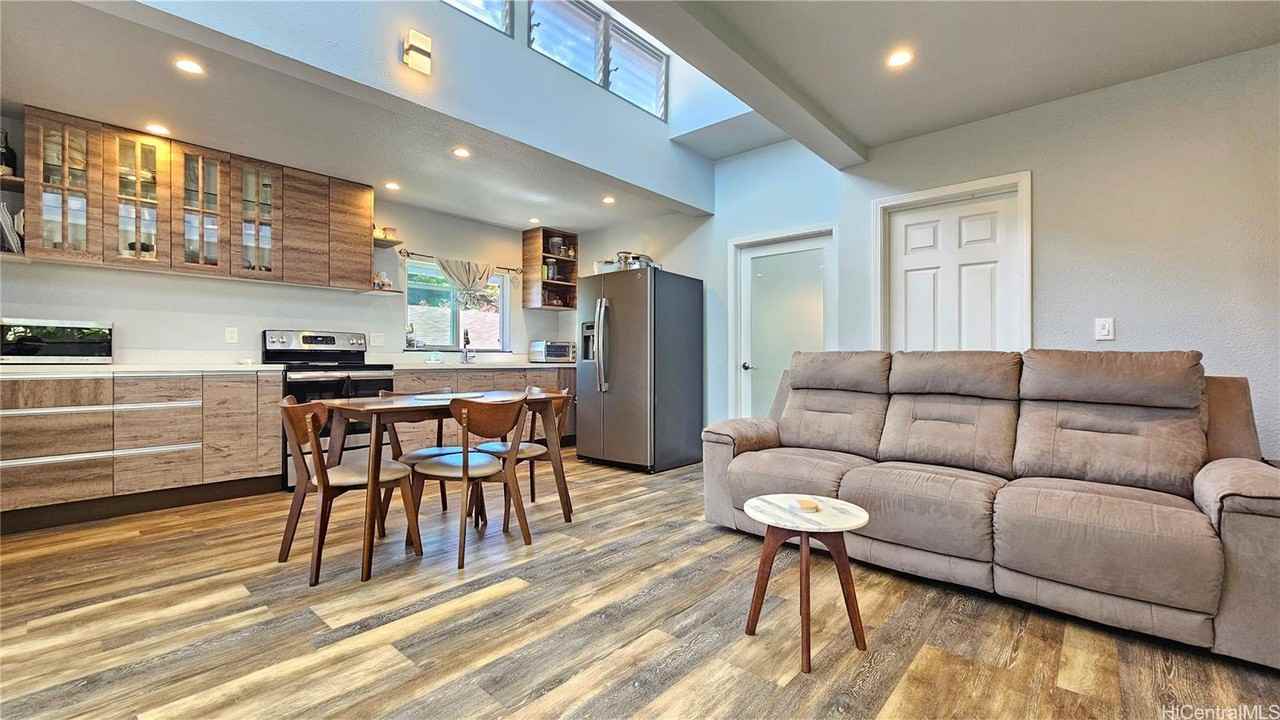 2558 Ferdinand Ave - Photo 2 of 12