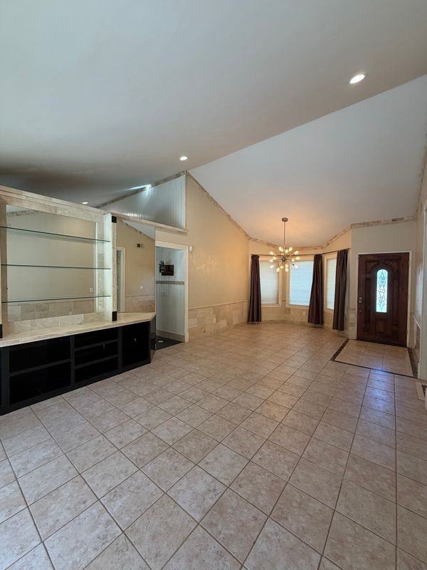 11296 Heathcliff Dr - Photo 3 of 28