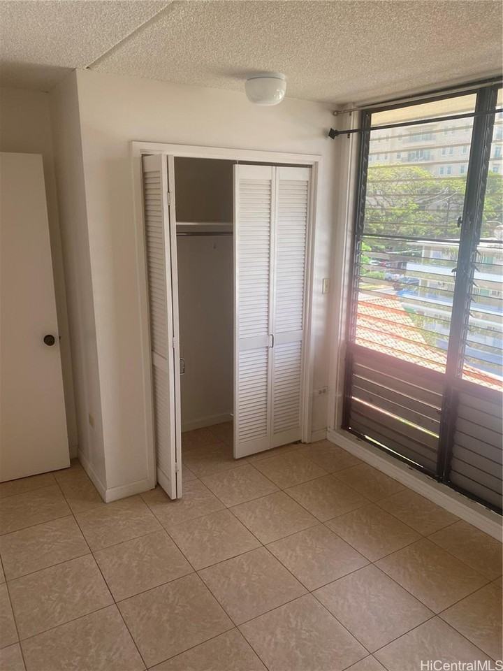 1709 S Beretania St #3A - Photo 6 of 16