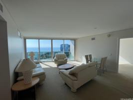 featured image of 1177 Queen St #4404
