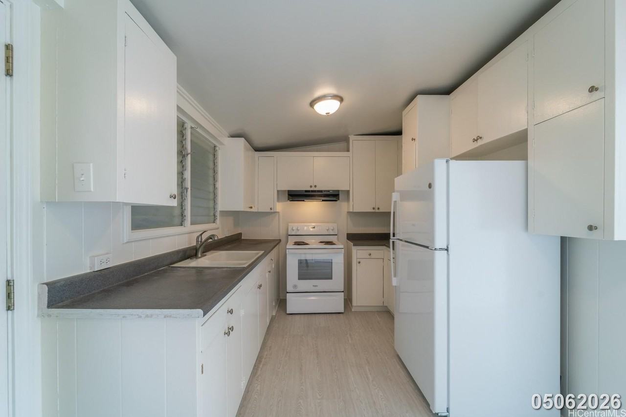 207 Kaliponi St - Photo 5 of 24