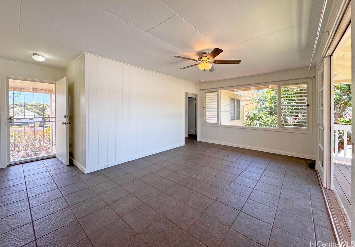 1220 Center St #B - Photo 2 of 21