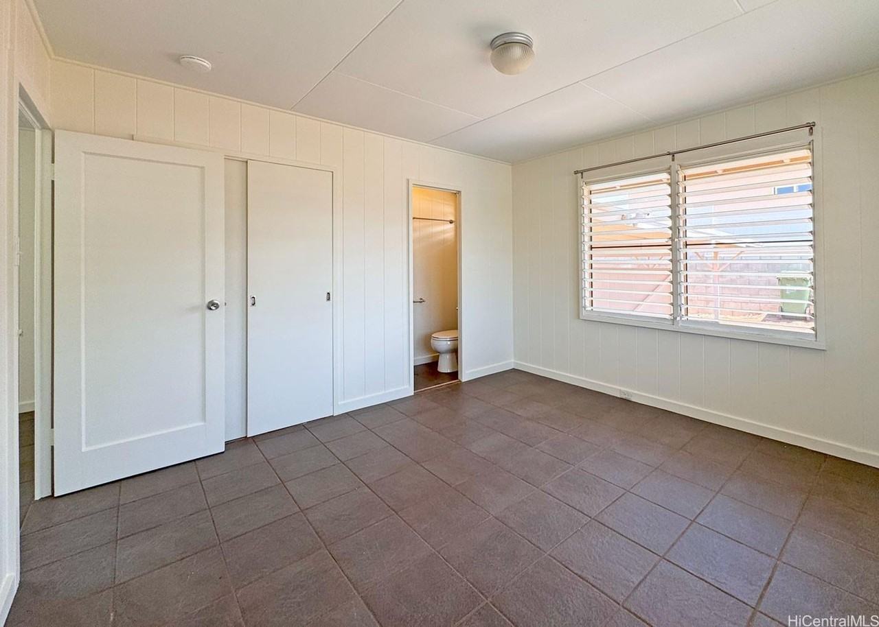 1220 Center St #B - Photo 6 of 21