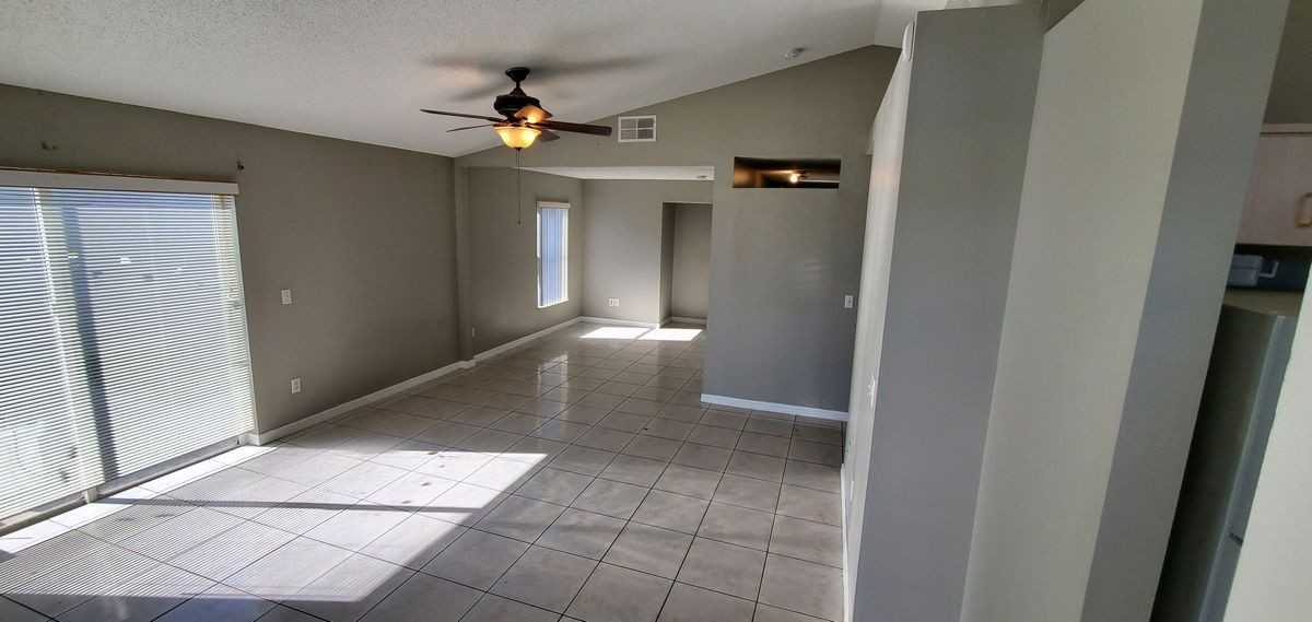 2370 Harbor Town Dr - Photo 2 of 14