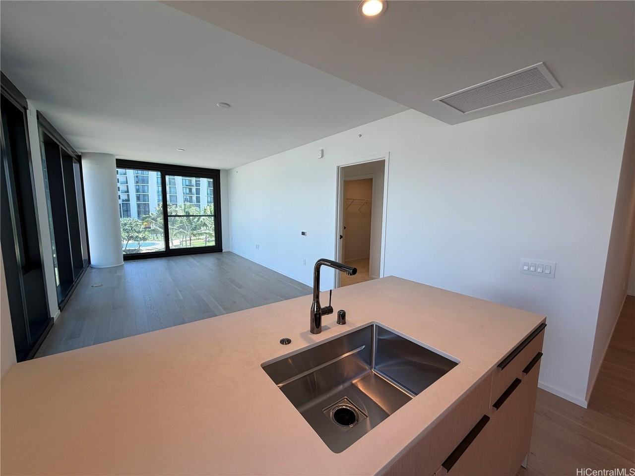 333 Ward Ave #334 - Photo 4 of 17