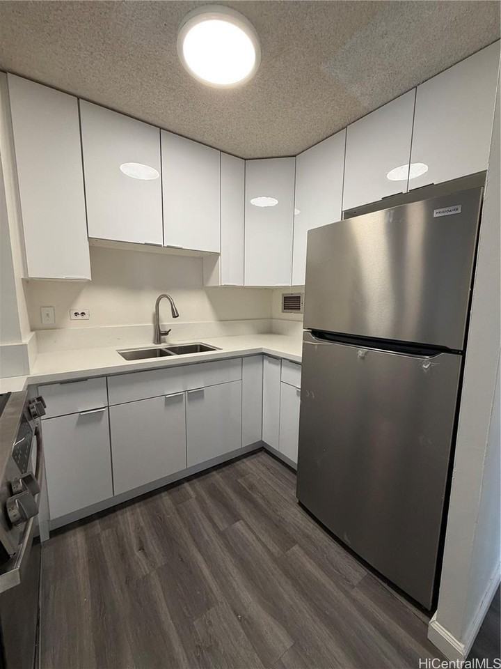 1535 Pensacola St #208 - Photo 4 of 15