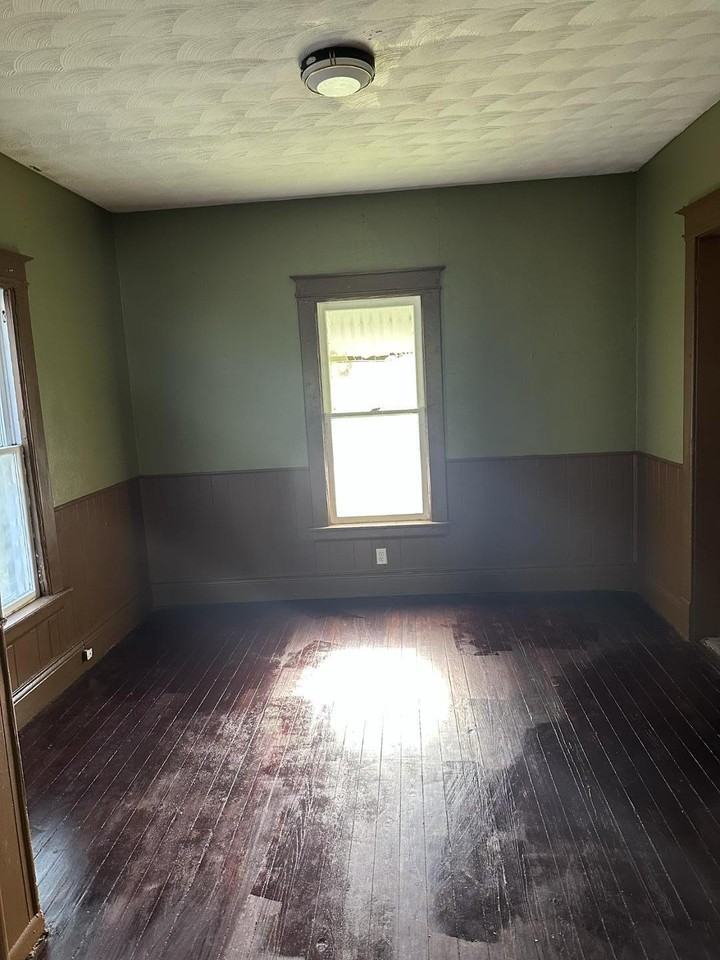642 Berry St - Photo 2 of 10