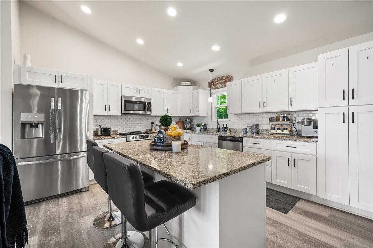 685 Friars Grn - Photo 6 of 24