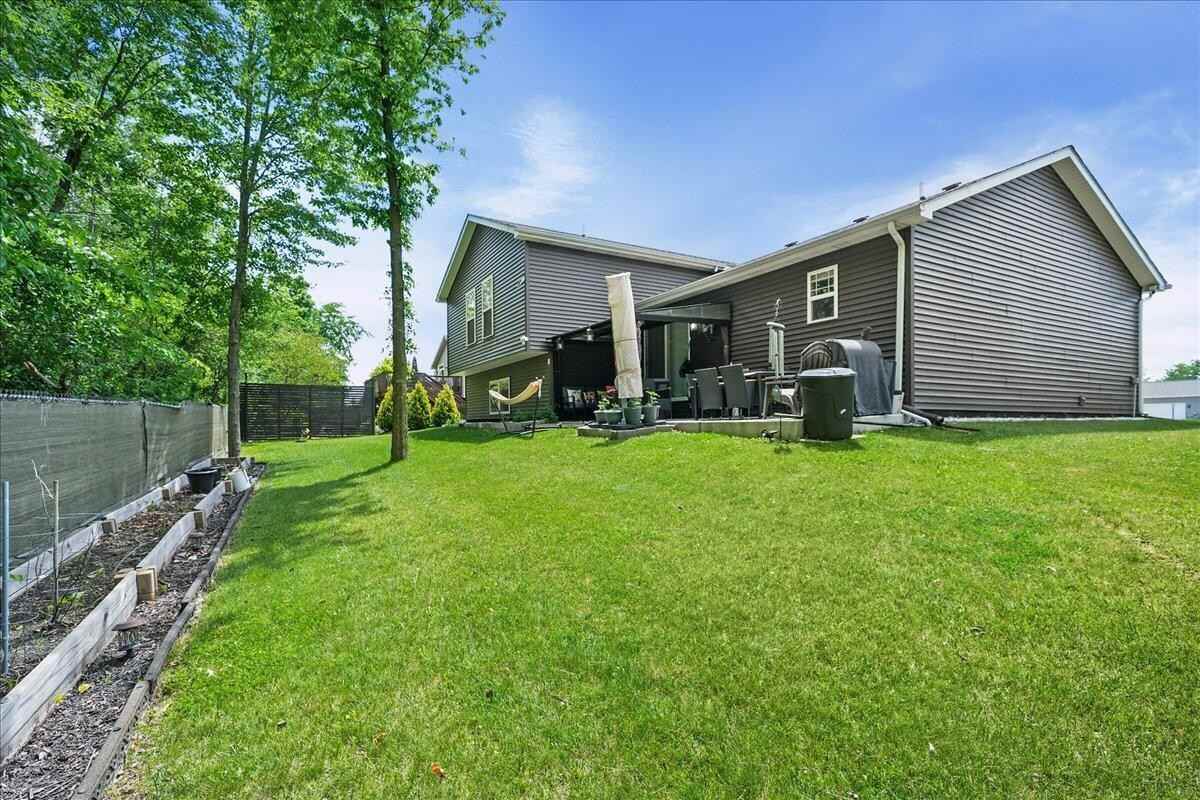 685 Friars Grn - Photo 7 of 24