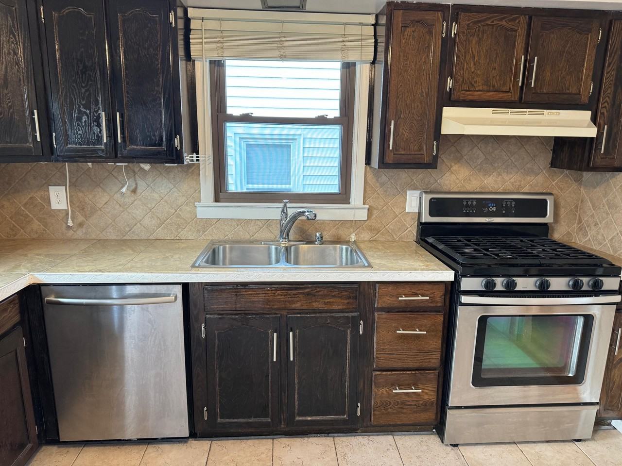 8334 Columbia Ave - Photo 3 of 17