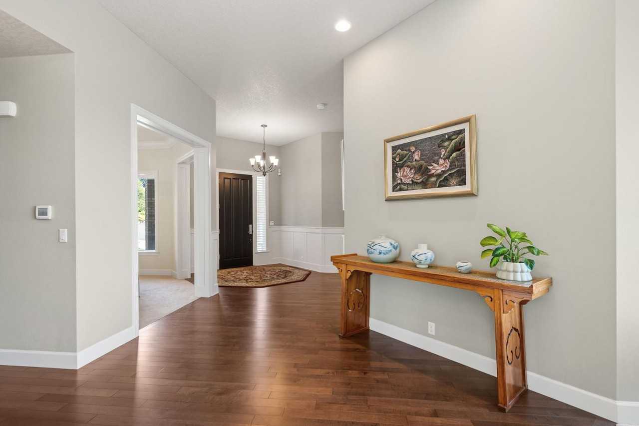 1508 Se Hawks View Ct - Photo 2 of 50