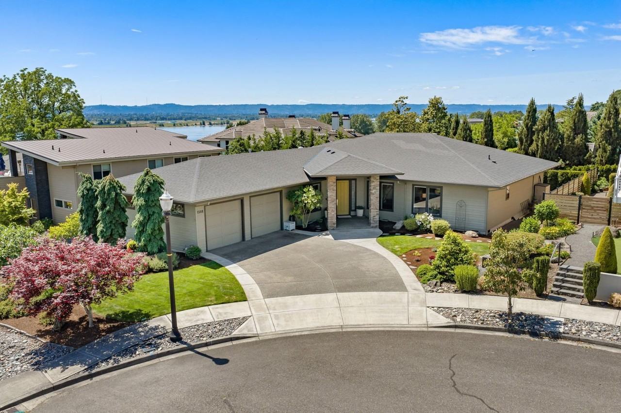 1508 Se Hawks View Ct - Photo 3 of 50