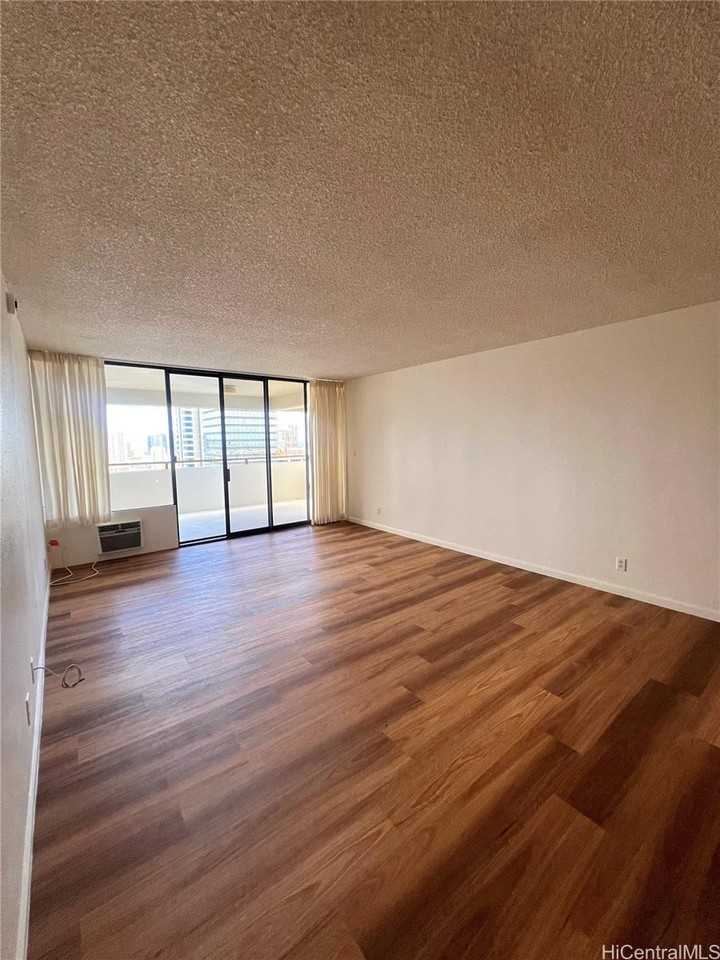 1255 Nuuanu Ave - Photo 3 of 15