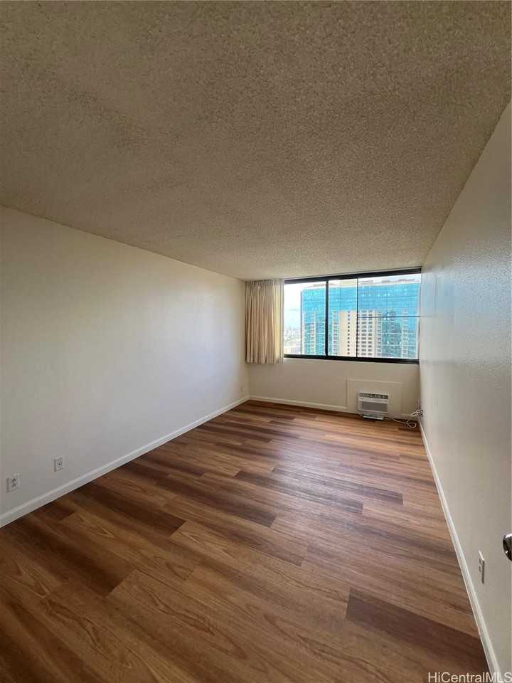 1255 Nuuanu Ave - Photo 6 of 15