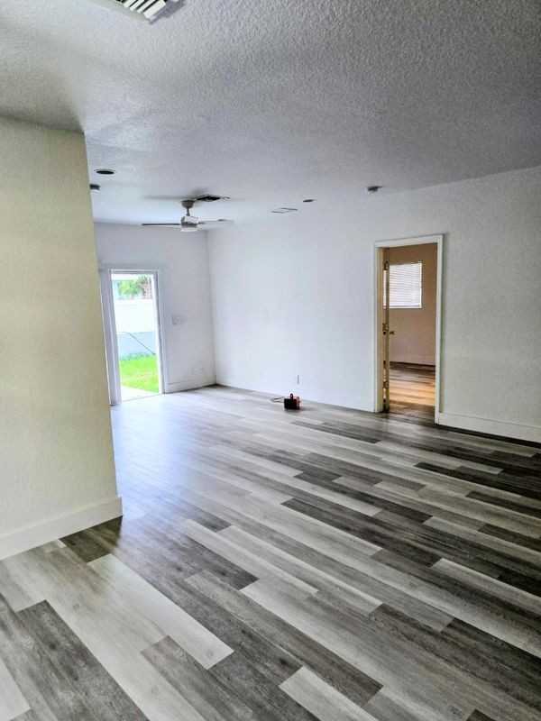612 Nw 6th Ave - Photo 7 of 22