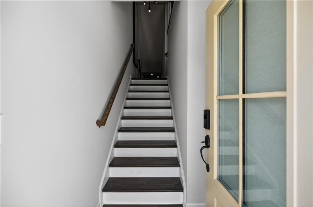 1445 Creekside Cir Nw - Photo 4 of 50