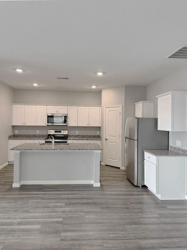 1902 Chapel Hill Rd - Photo 4 of 13