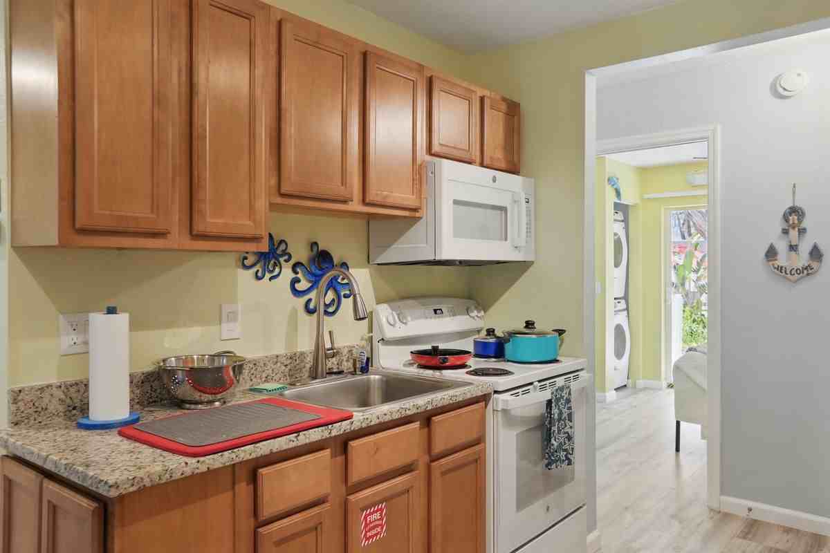 199 Tyler Ave - Photo 5 of 20