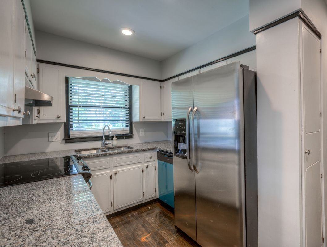 1194 Weston Dr - Photo 7 of 20