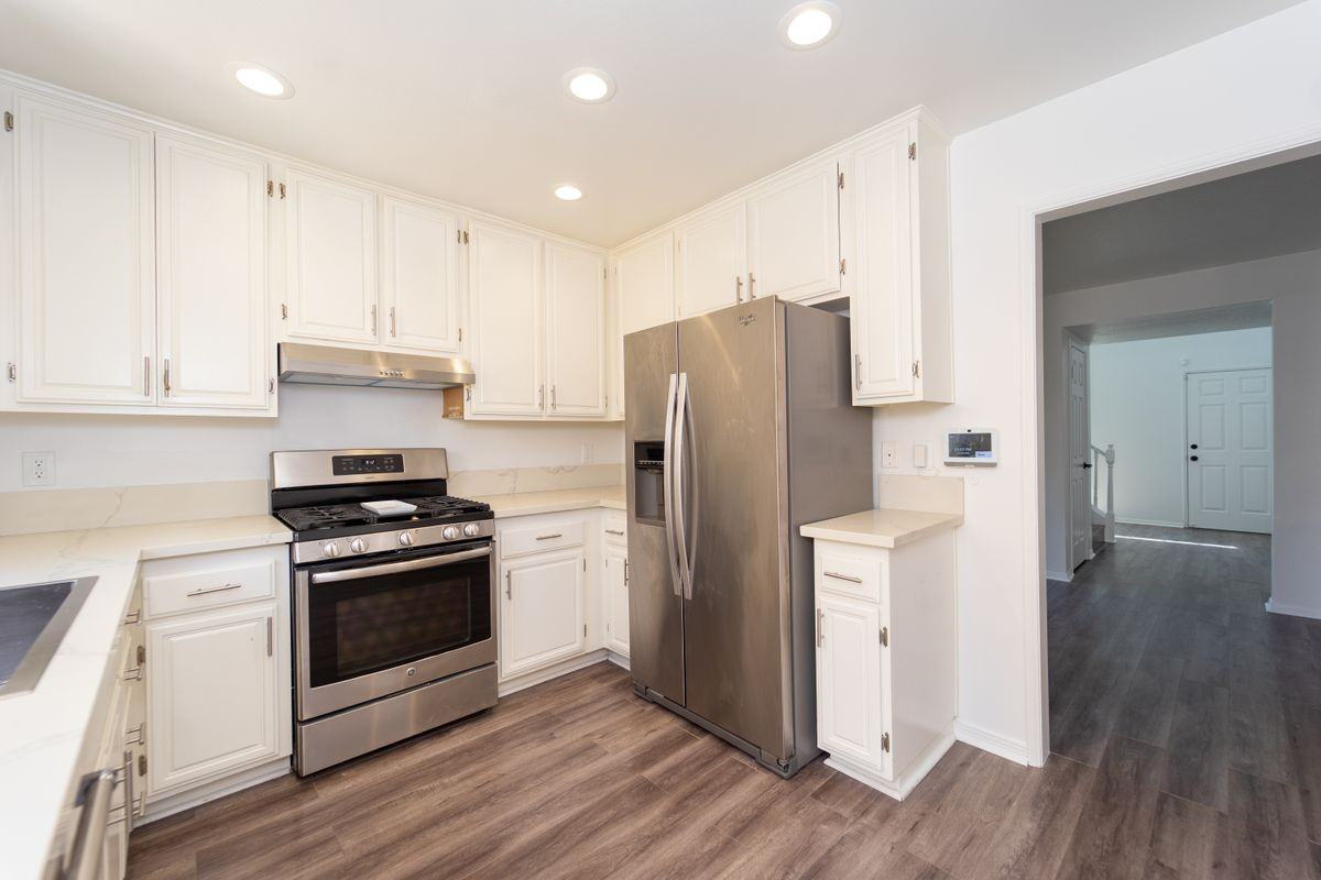 4365 Oak Glen St - Photo 4 of 36