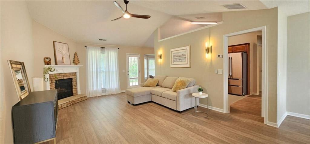1281 Key Manor Ln - Photo 2 of 8