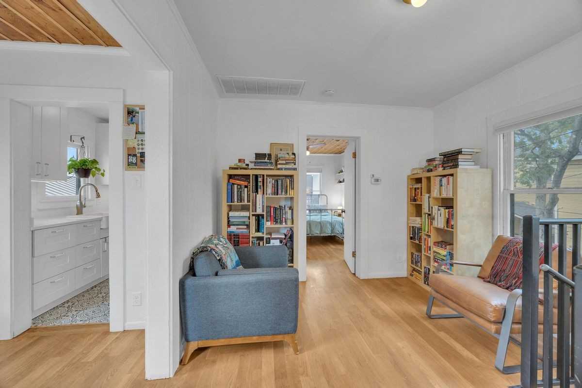 4302 Avenue G ##C - Photo 3 of 25