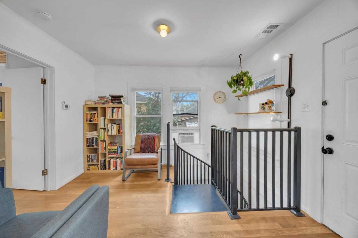 4302 Avenue G ##C - Photo 4 of 25